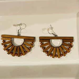 Wooden dangle earrings